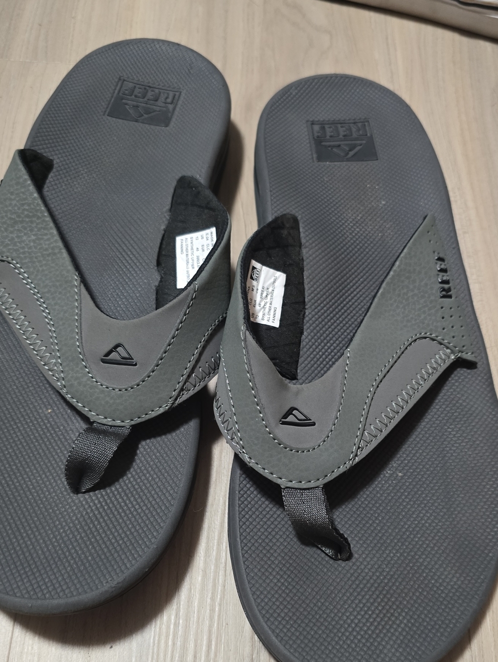 Reef Men's Gray Flip Flop Sandals - Olive Accent